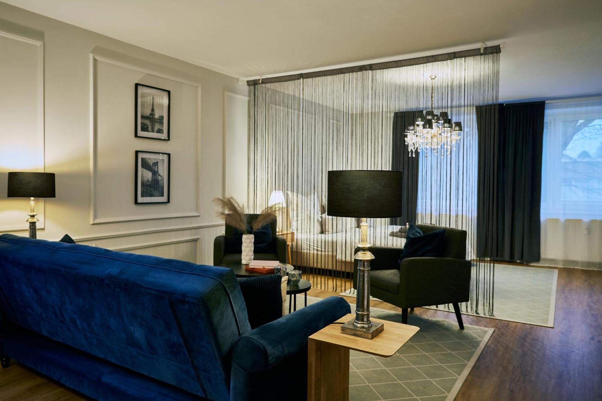 R B Apartment: Airport-Adjacent Hamburg Haven for Families and Professionals Exterior photo